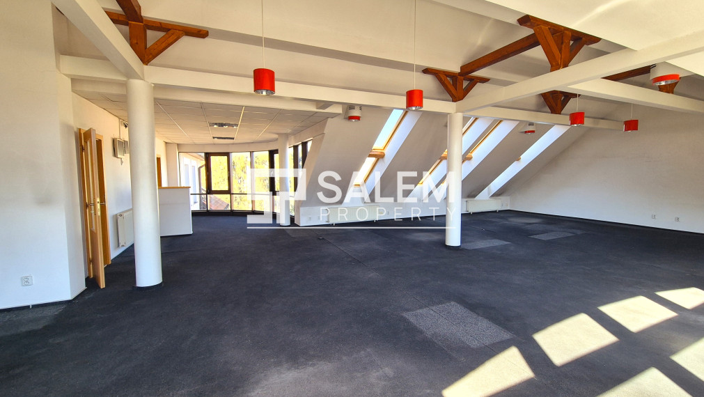 Administratívna budova v centre Banskej Bystrice