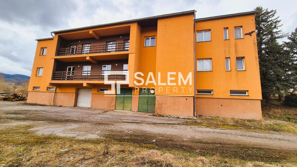 Budova s 15. izbami a zábavným klubom v obci Štiavnik - Bytča