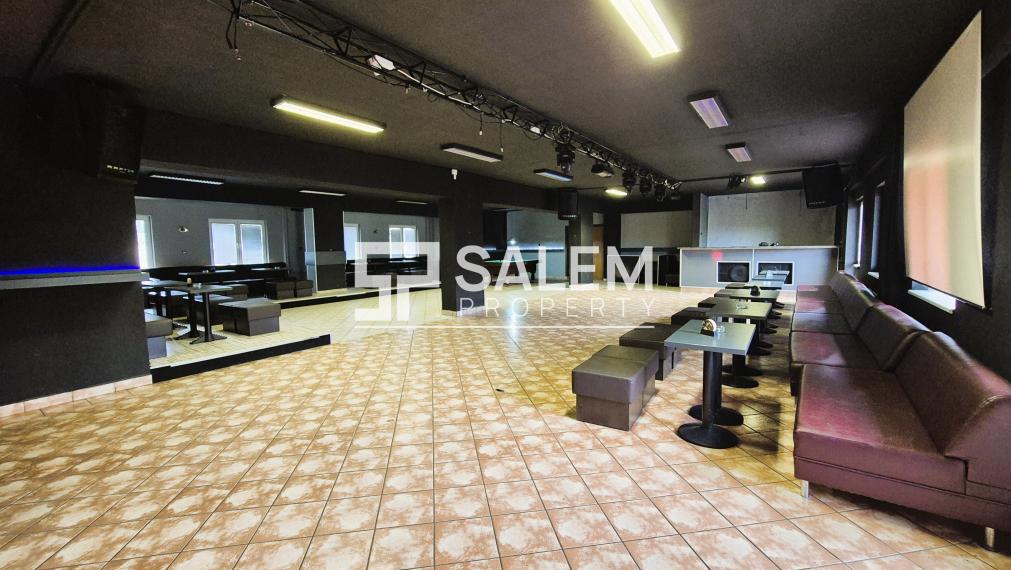 Budova s 15. izbami a zábavným klubom v obci Štiavnik - Bytča