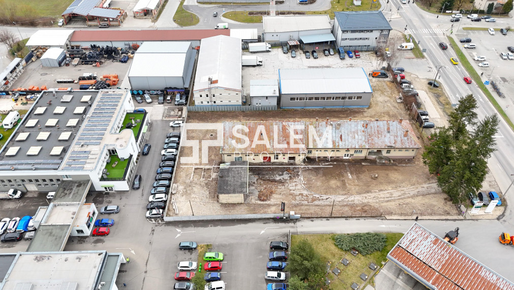 Budova s pozemok 3366m2 v centre mesta, Bytča