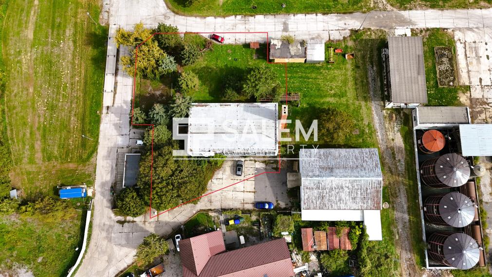 REZERVOVANÉ. Administratívna budova s pozemkami v Sládkovičove