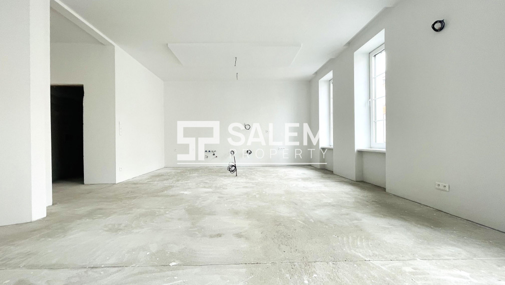 Dom na podnikanie po nedávnej kompletnej rekonštrukcii.