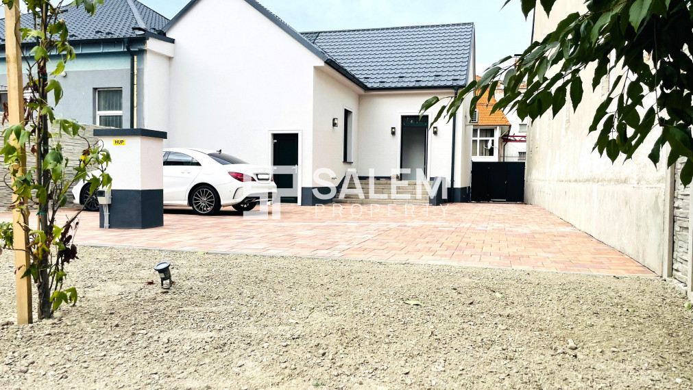 Dom na podnikanie po nedávnej kompletnej rekonštrukcii.