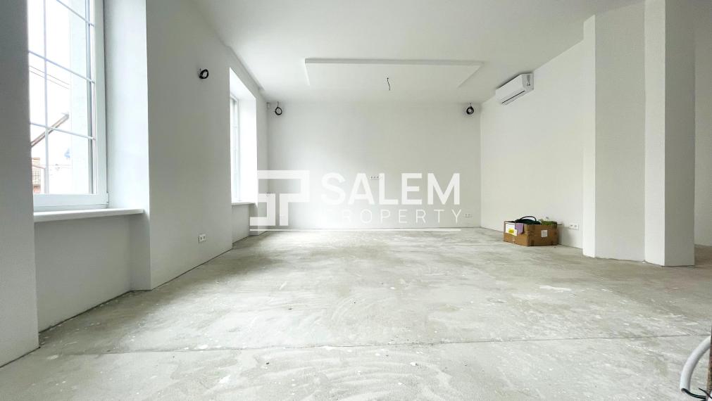 Dom na podnikanie po nedávnej kompletnej rekonštrukcii.