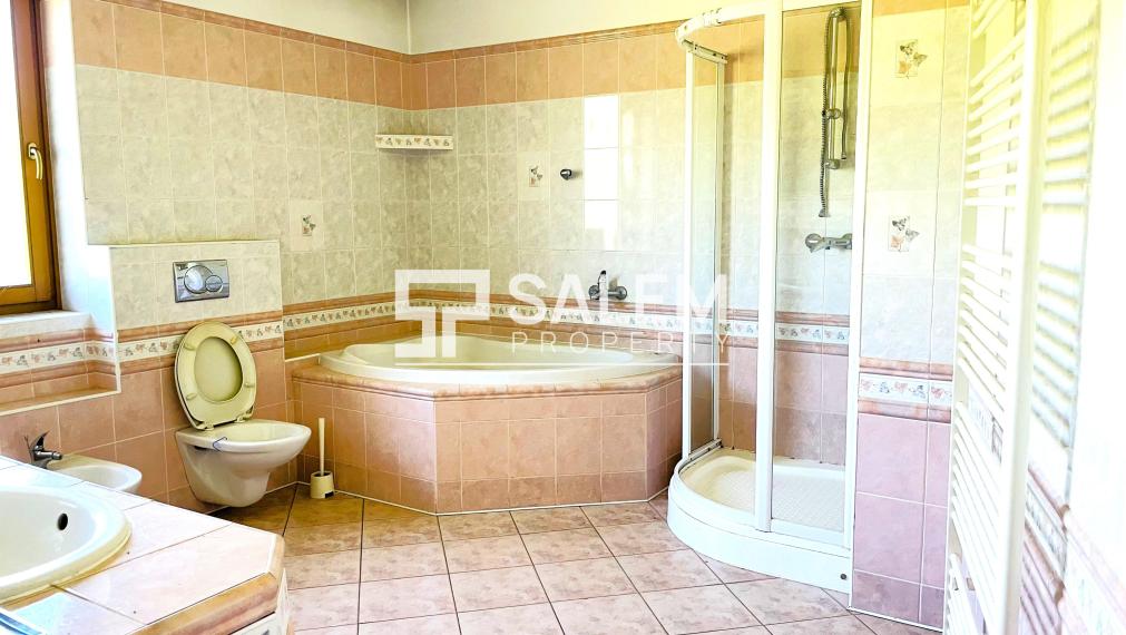 Budova ideálna pre prevádzku penziónu, pri Kolibe v Papradne