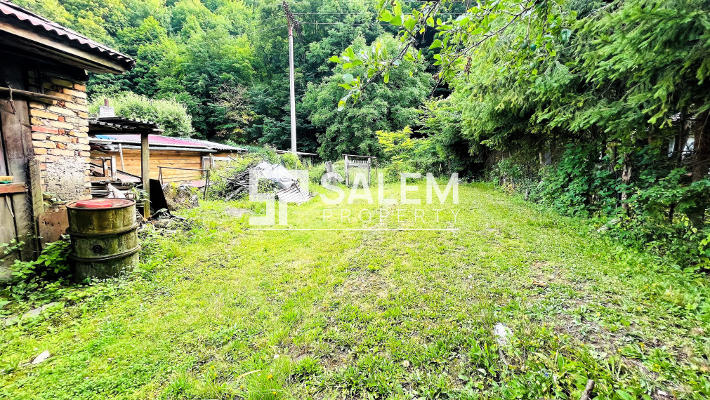 REZERVOVANÉ. 5+ izbový rodinný dom so záhradou – Banská bystrica