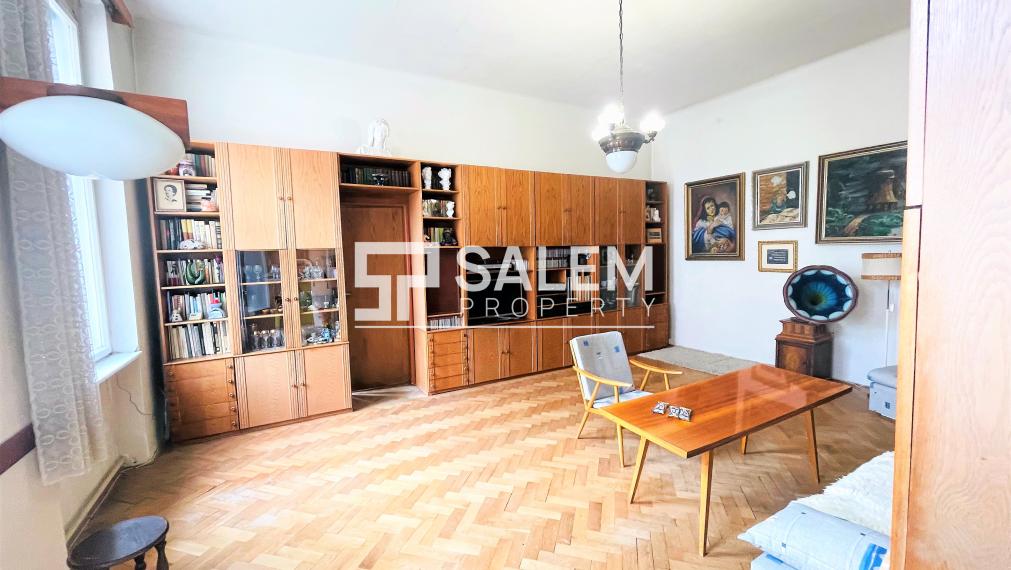 REZERVOVANÉ. Palisády, 3 izbový priestranný byt s balkónom a výhľadom na hrad