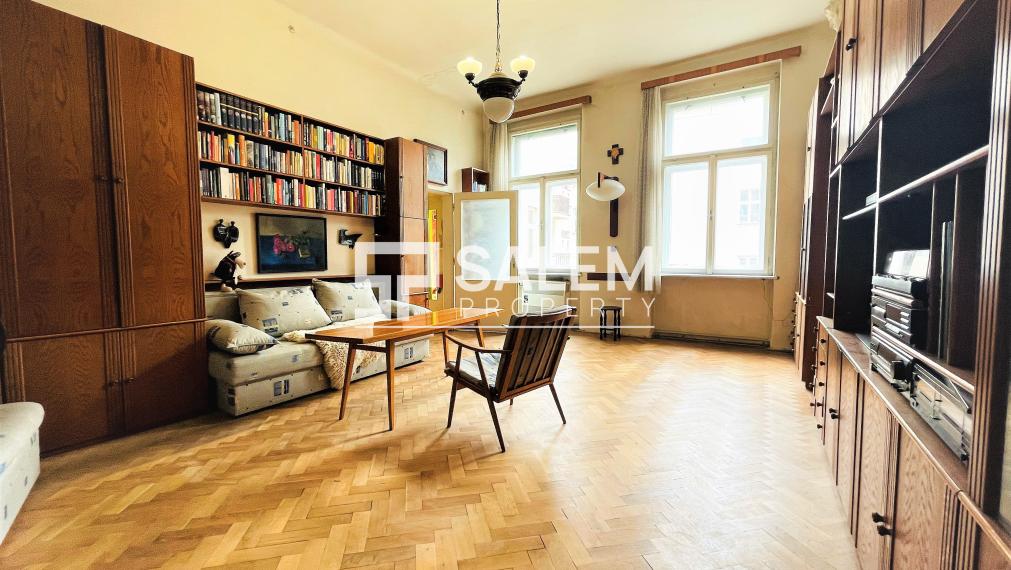 REZERVOVANÉ. Palisády, 3 izbový priestranný byt s balkónom a výhľadom na hrad