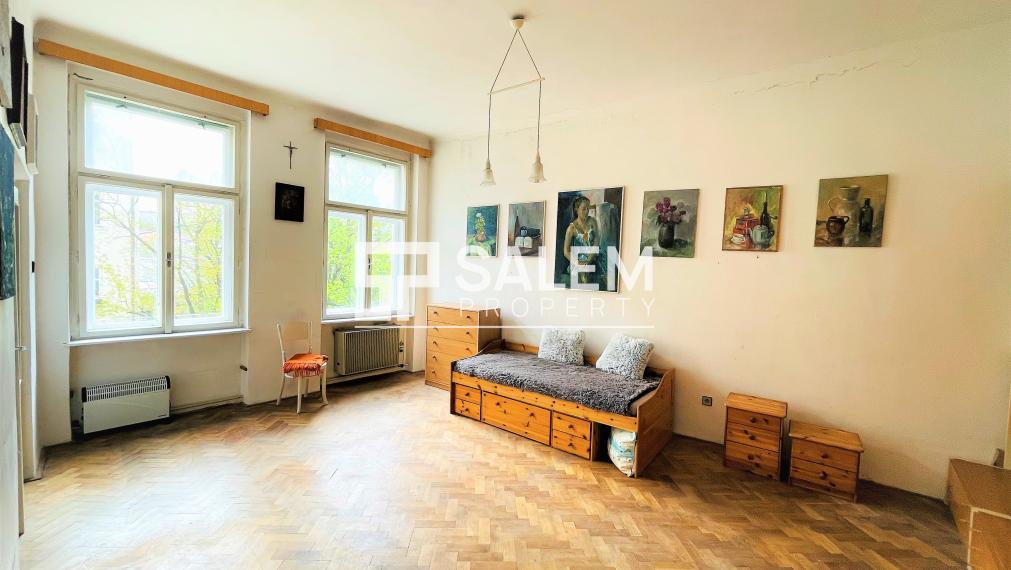 REZERVOVANÉ. Palisády, 3 izbový priestranný byt s balkónom a výhľadom na hrad