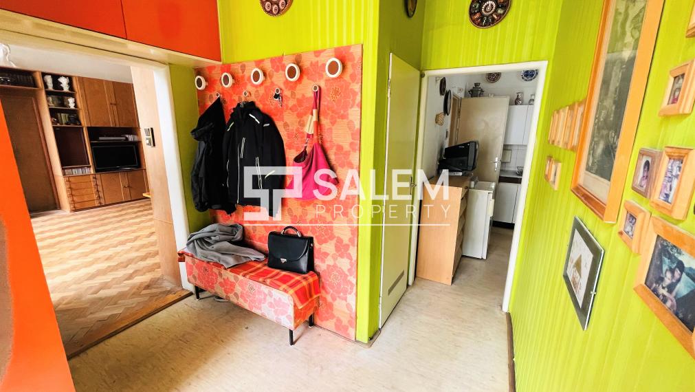 REZERVOVANÉ. Palisády, 3 izbový priestranný byt s balkónom a výhľadom na hrad