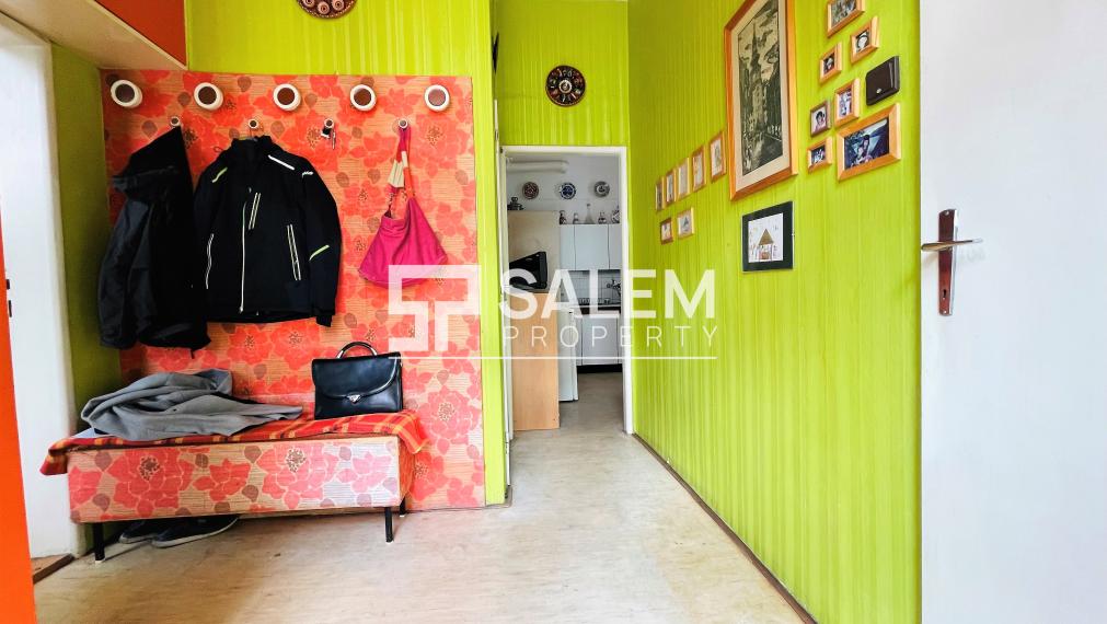 REZERVOVANÉ. Palisády, 3 izbový priestranný byt s balkónom a výhľadom na hrad