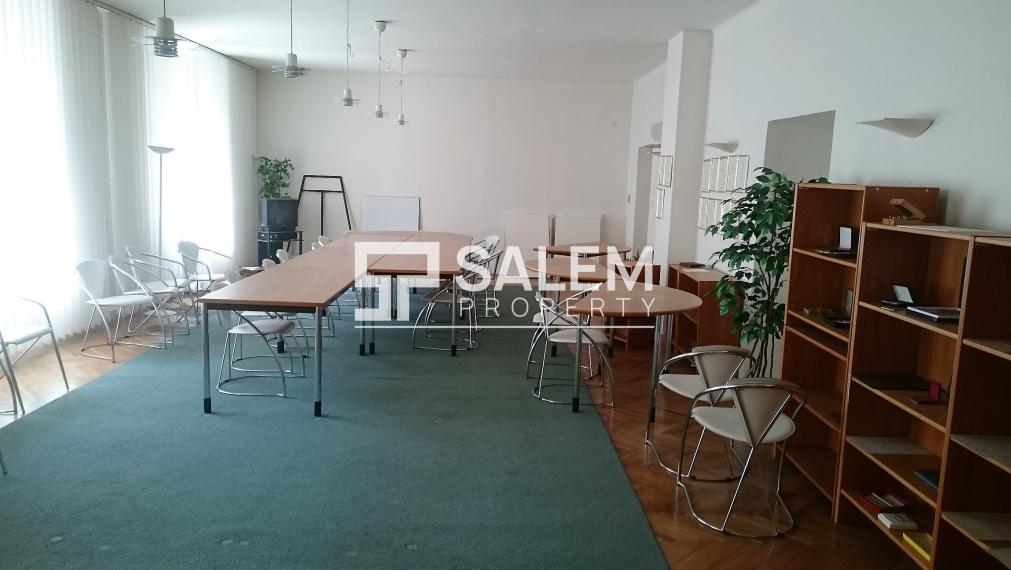 Prenájom administratívnej budovy v Harmanci.