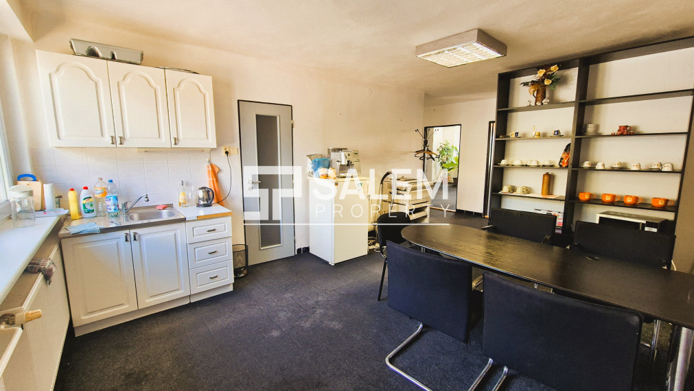 3. podlažná budova s veľkým pozemkom, Zvolen - Podborová