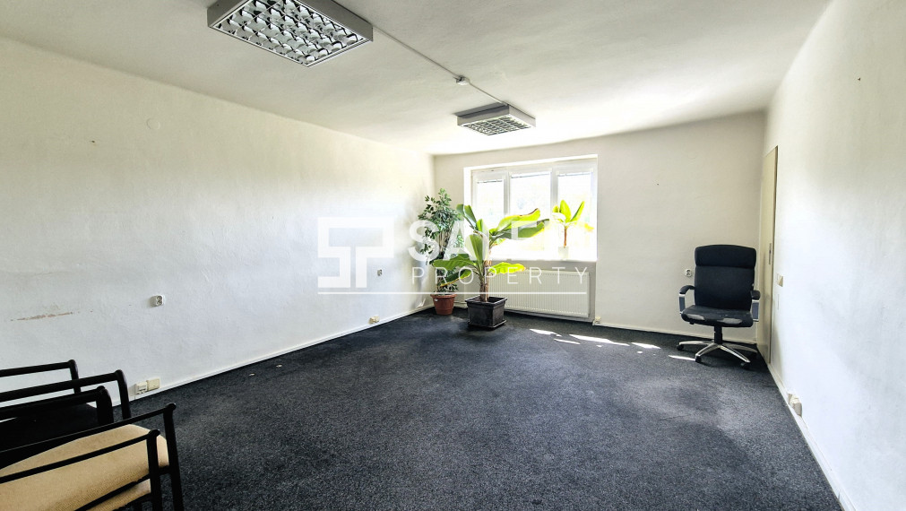 3. podlažná budova s veľkým pozemkom, Zvolen - Podborová