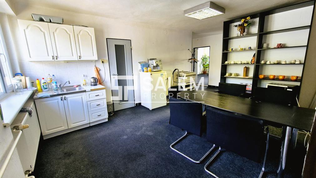 3. podlažná budova s veľkým pozemkom, Zvolen - Podborová