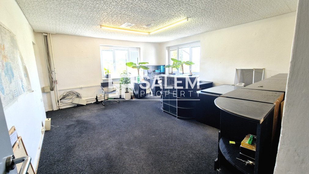 3. podlažná budova s veľkým pozemkom, Zvolen - Podborová