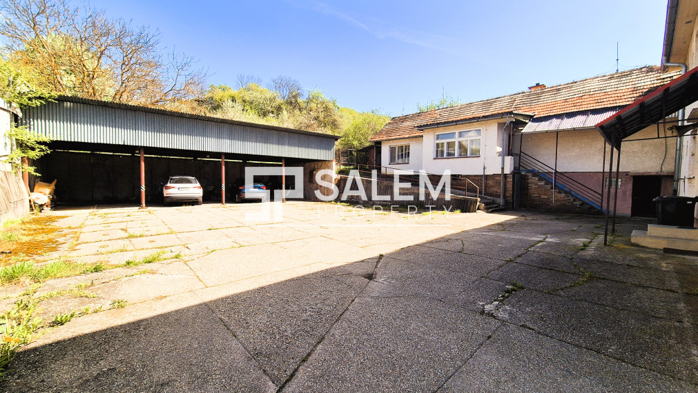 3. podlažná budova s veľkým pozemkom, Zvolen - Podborová