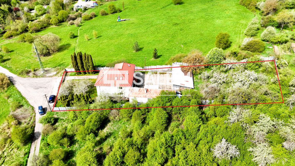 3. podlažná budova s veľkým pozemkom, Zvolen - Podborová