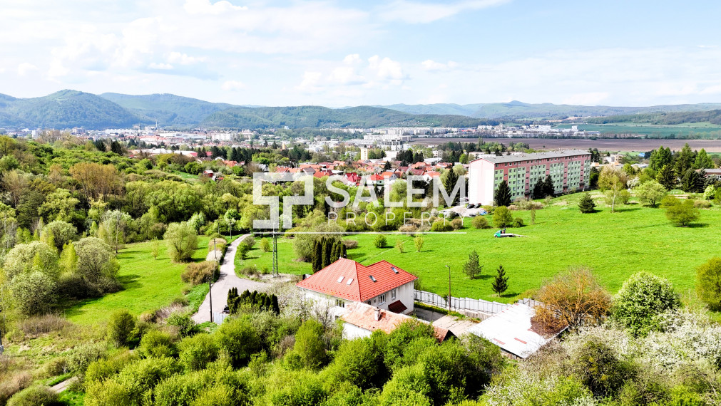 3. podlažná budova s veľkým pozemkom, Zvolen - Podborová