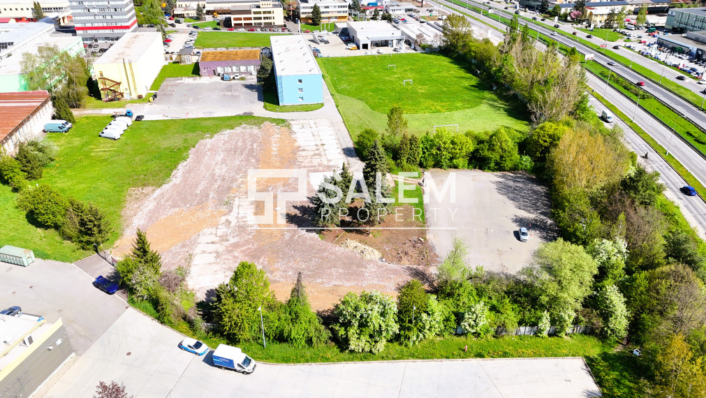 Pozemok pre občiansku vybavenosť v Radvaň Parku, Banská Bystrica