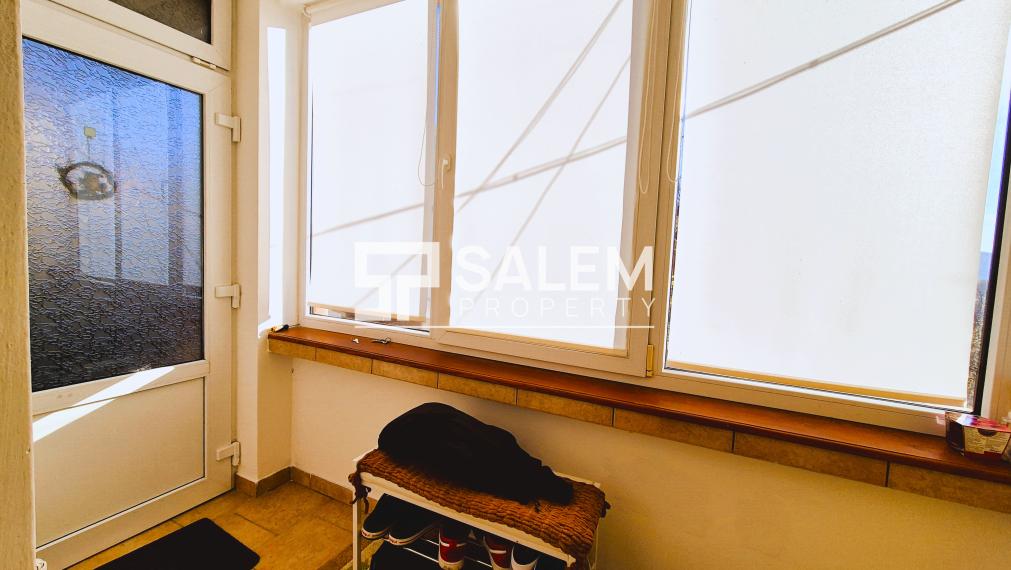 Dvojpodlažný rodinný dom s garážou a výhľadom na Podlavice