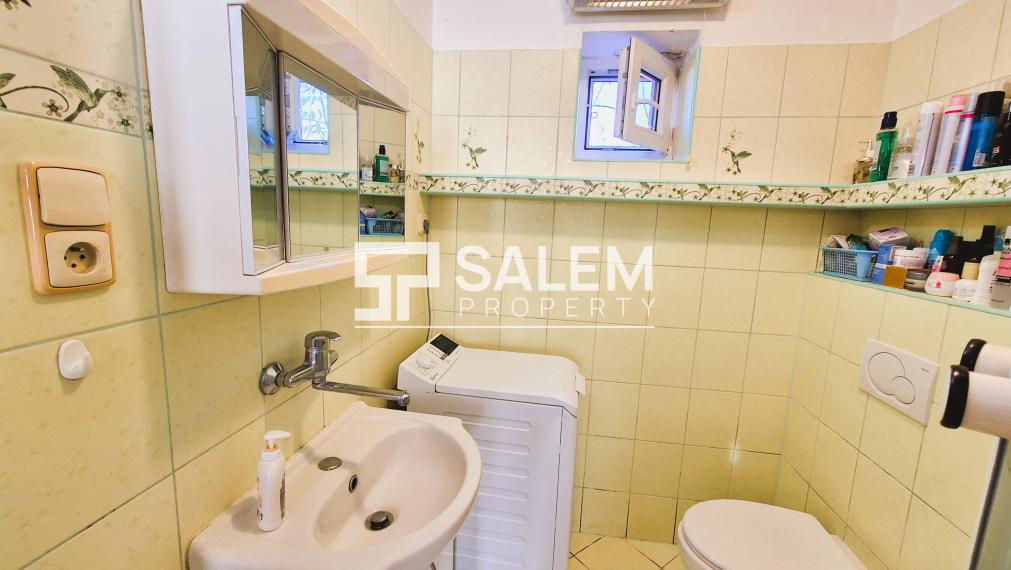 Dvojpodlažný rodinný dom s garážou a výhľadom na Podlavice