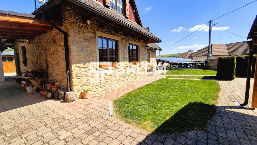 Nadštandardný rodinný dom v pokojnej časti Banskej Bystrice