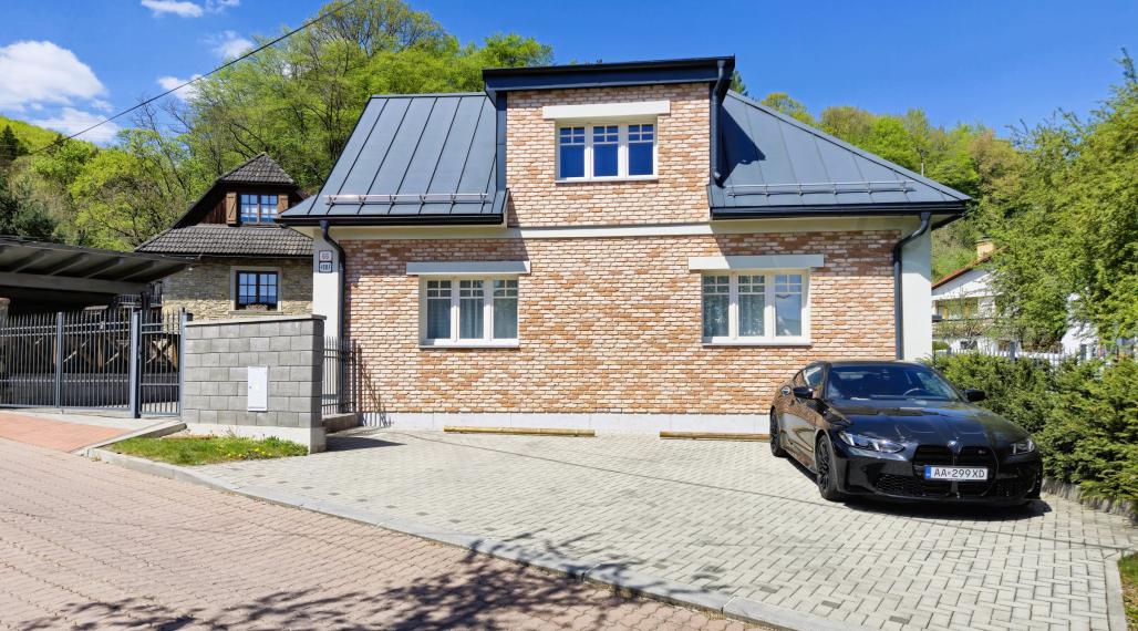 Rekonštruovaný rodinný dom v pokojnej časti Banskej Bystrice