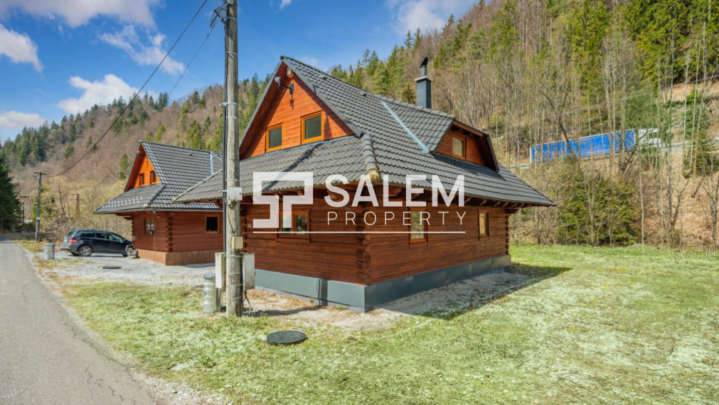 Investičná príležitosť. Stavebné pozemky spolu s luxusnou drevenicou pod Donovalmi.