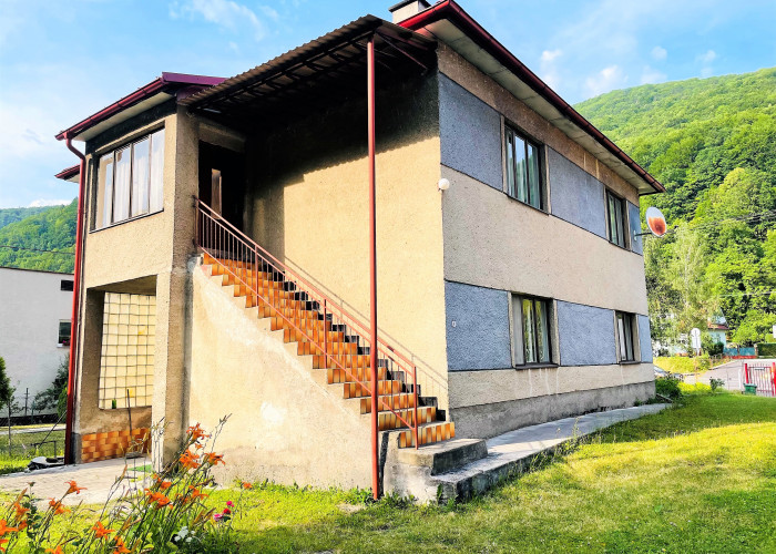 5+ izbový rodinný dom so záhradou – Nový svet – Banská bystrica